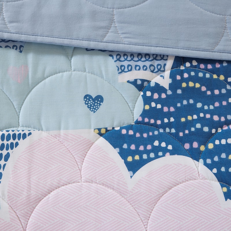 Intelligent Design KidsBliss Blue Reversible Cotton Quilt Set with Throw Pillows