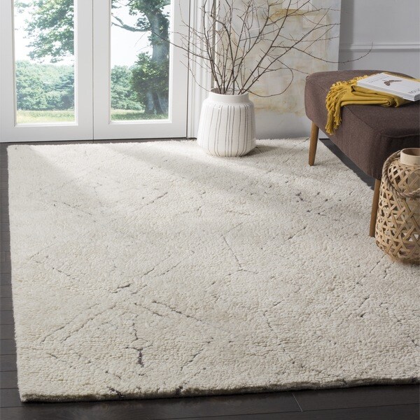 Safavieh Casablanca Handmade Moroccan Flokati Ivory / Multi Wool Rug (6' x 9')