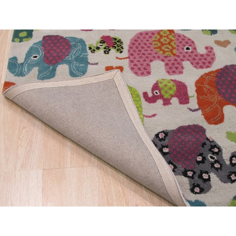 Hand-tufted Wool Ivory Transitional Kid's Kid's Elephant Rug