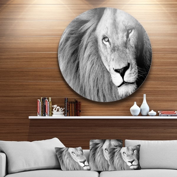 Designart 'Lion Head in Grey' Animal Digital Art Round Metal Wall Art ...