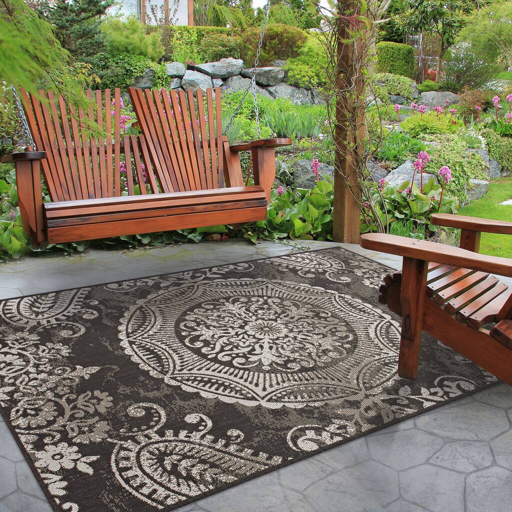 Signature Home Candler Medallion Indoor/Outdoor Area Rug - 7'10" x 10'