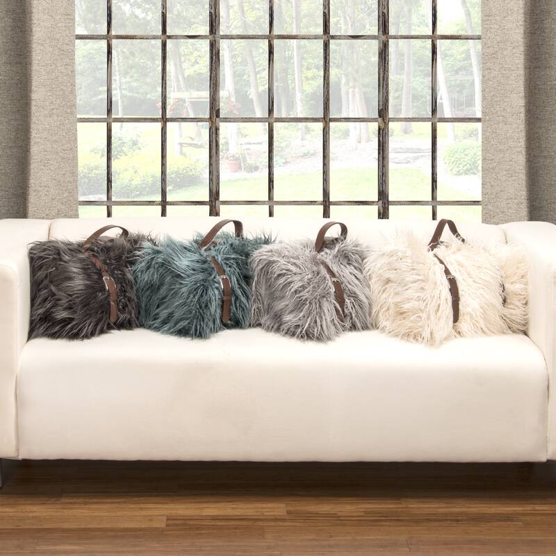 Siscovers Llama Belted Faux Fur Throw