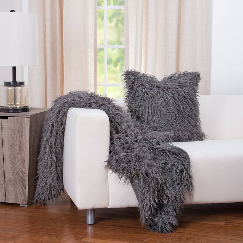 Siscovers Llama Belted Faux Fur Throw - Charcoal