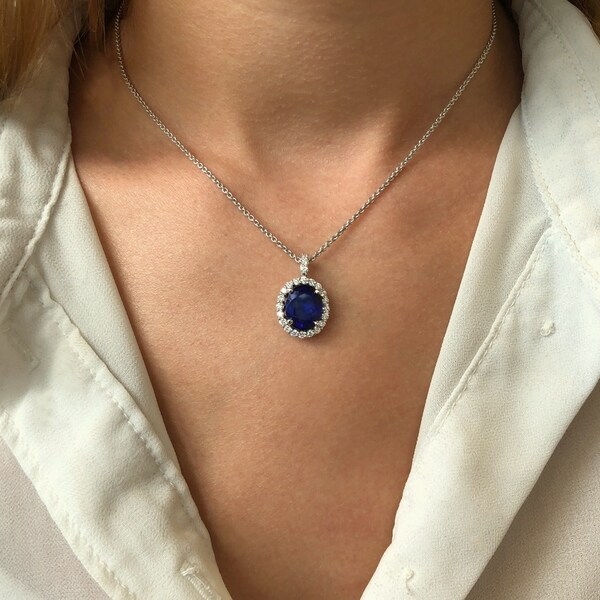 14K White Gold 11x9 mm Oval Cut - Natural Corundum Blue Sapphire Pendant