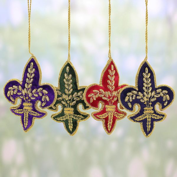 Shop Set Of 4 Handmade Embroidered 'Fleur De Lis Christmas Set of 4 Handmade Embroidered 'Fleur de Lis Christmas' - Shop Set Of 4 Handmade Embroidered 'Fleur De Lis Christmas
