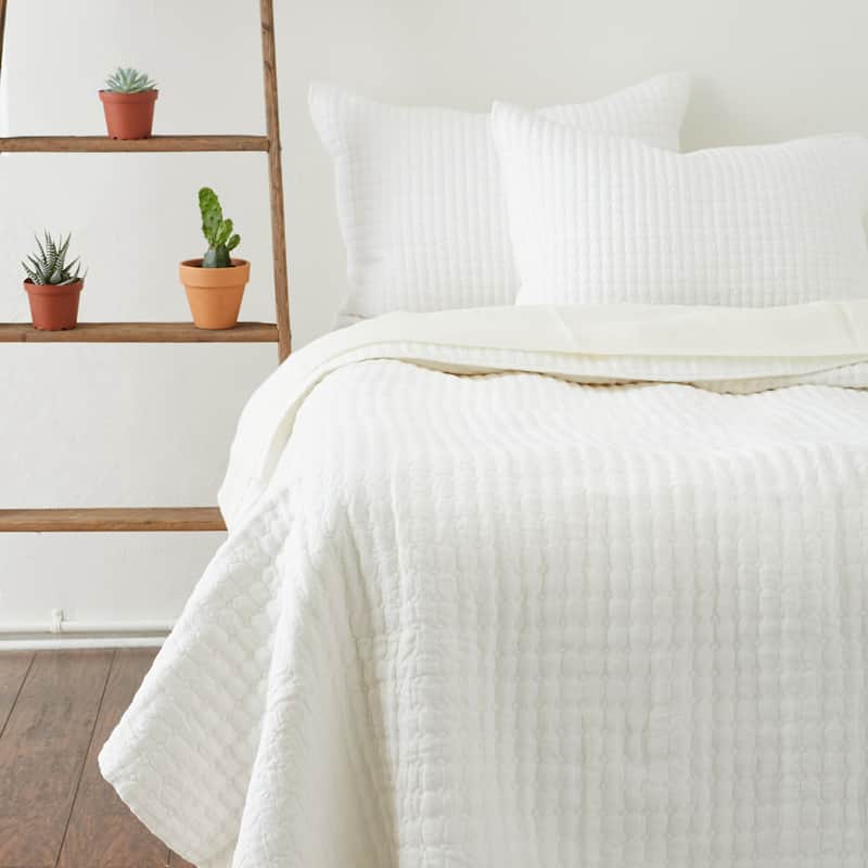 Karina Linen Quilt