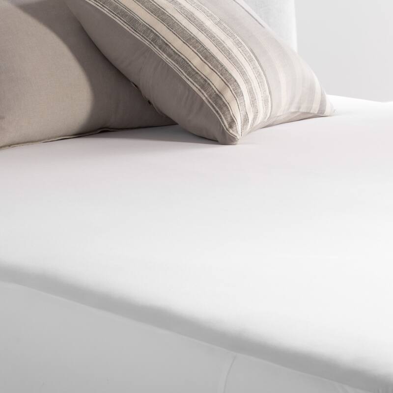 Weekender Waterproof Encasement Mattress Protector