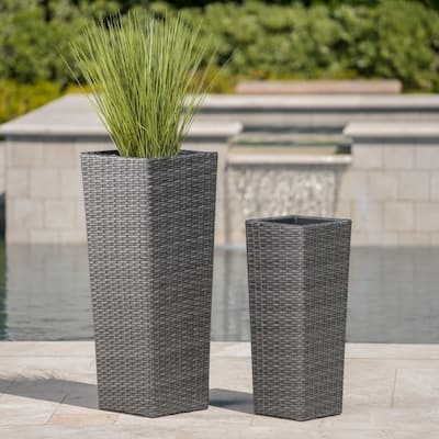 Everest Outdoor Wicker Flower Pot (Set of 2) by Christopher Knight Home