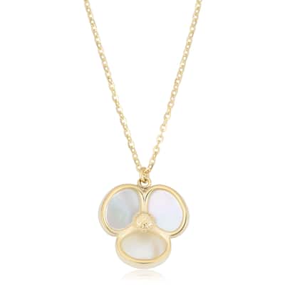 Fremada Italian 14k Yellow Gold and Mother of Pearl Flower Necklace (18 inches)