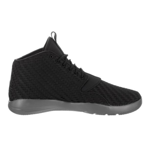 black basketball shoes