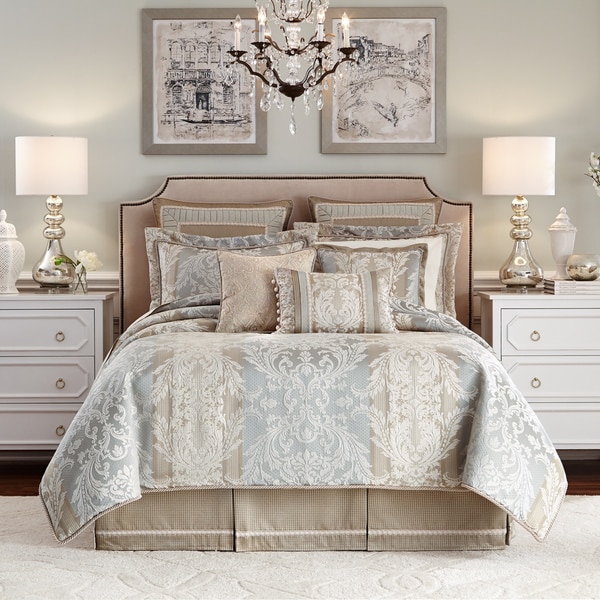 Croscill Nathaniel Jacquard Woven Damask Seafoam 4-piece Comforter Set