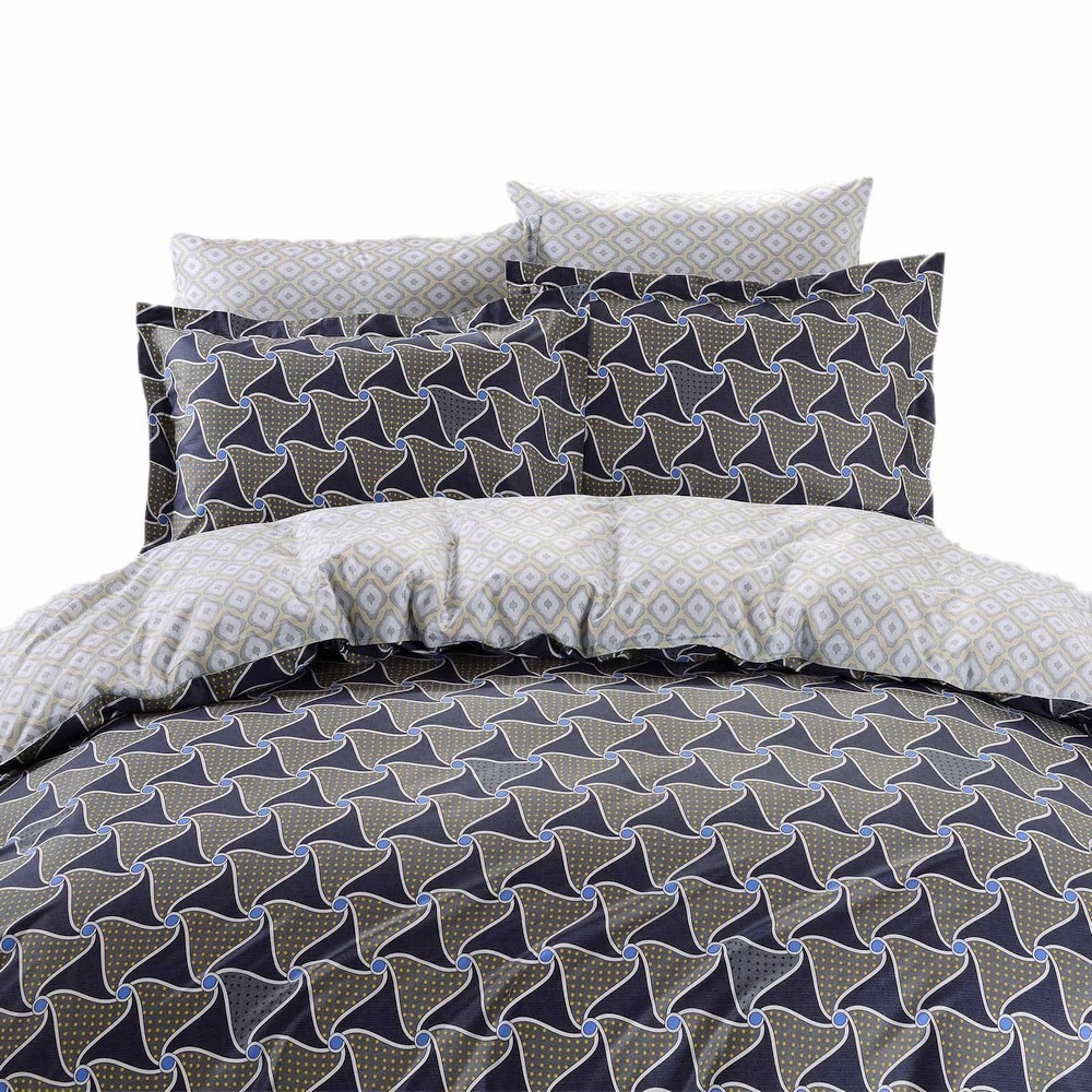 size of queen size duvet cover