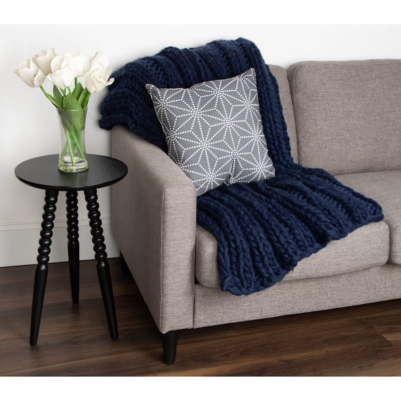 Kate and Laurel Chunky Knit Throw