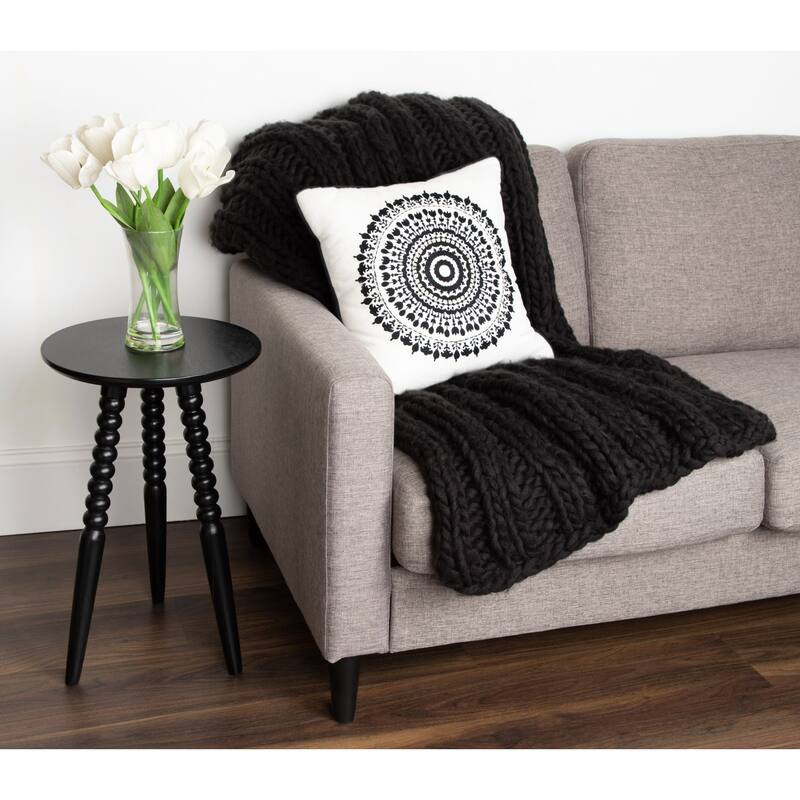 Kate and Laurel Chunky Knit Throw