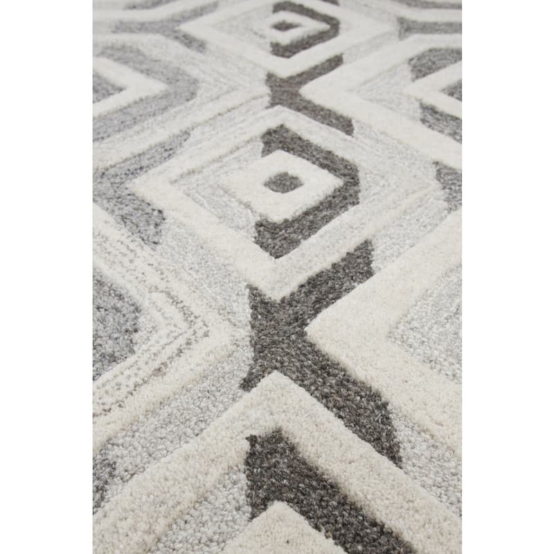 Alora Decor Makalu Grey and Natural Hand-tufted Geometric Wool Rug