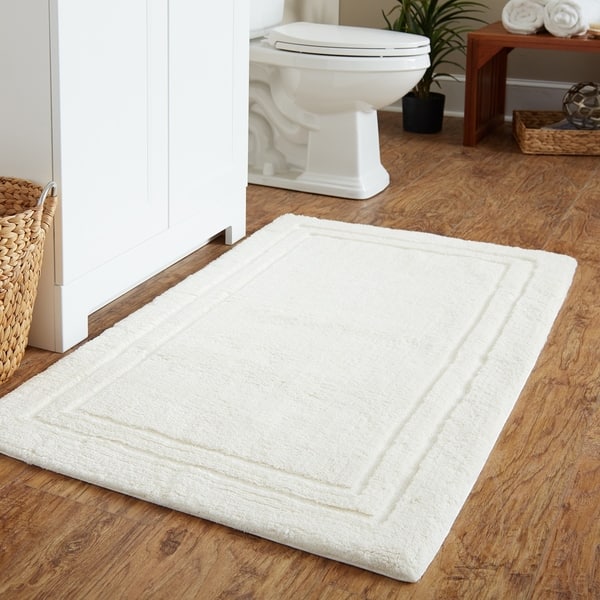 Mohawk Ensuite Light Grey Bath Rug 20x34