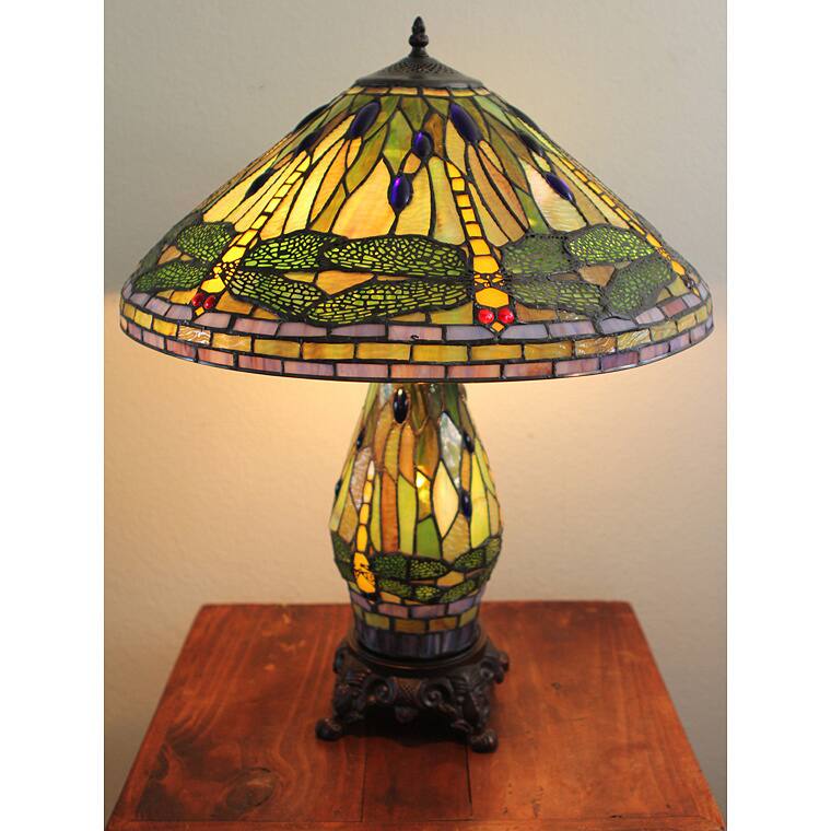 Serena d'italia Tiffany-style Green Dragonfly Table Lamp with Lighted Base