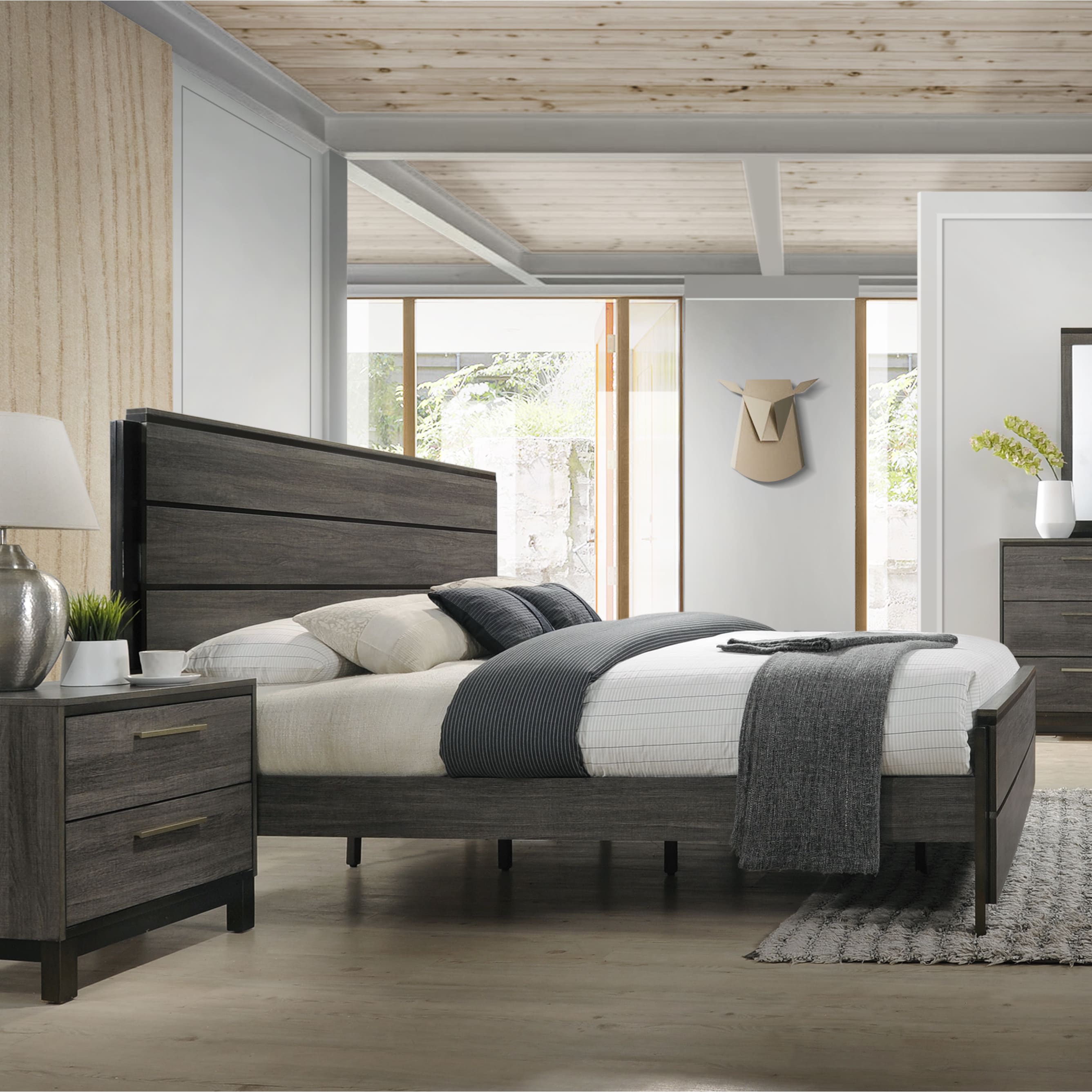 Ioana 187 Antique Grey Finish Wood Bed Room Set King Size Dresser Mirror 2 Night Stands Chest Ioana 187 Antique Grey Finish Wood Bed Room Set King Size Dresser Mirror 2 Night Stands Chest