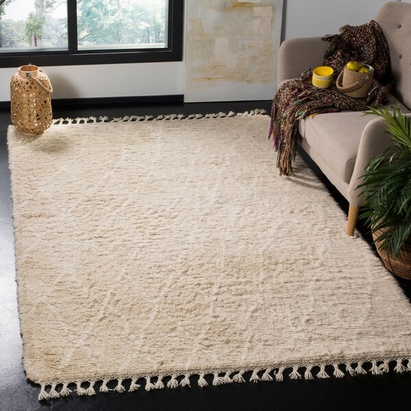 Shop Safavieh Casablanca HandKnotted Beige/ Ivory Wool Area Rug 5' x