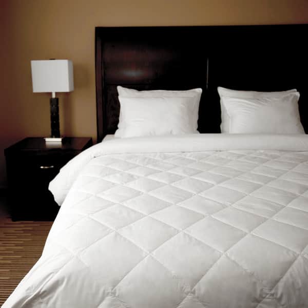 Hospitality White Single Diamond Pattern Oversized Down Blanket Bed