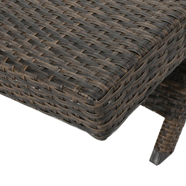 outdoor wicker chaise lounge chairs