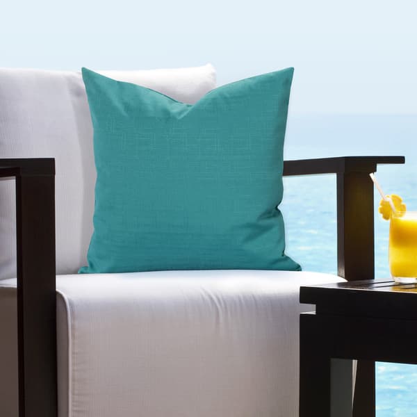 https://ak1.ostkcdn.com/images/products/15617094/Siscovers-Outdoor-Tropical-Teal-Accent-Pillows-7417e1c1-7e37-4298-952f-57a05a519066_600.jpg?impolicy=medium
