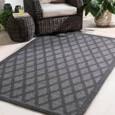 Durable Trellis Indoor/ Outdoor Area Rug - 2' x 3' - Overstock - 15924903