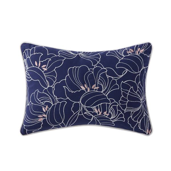 Brielle Home 18-in x 18-in Navy Indoor Decorative Pillow in the