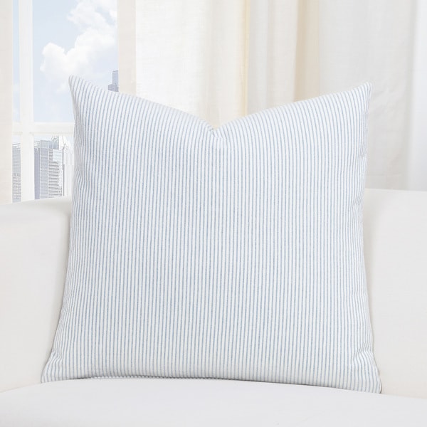 Siscovers Heritage Blue Accent Throw Pillows