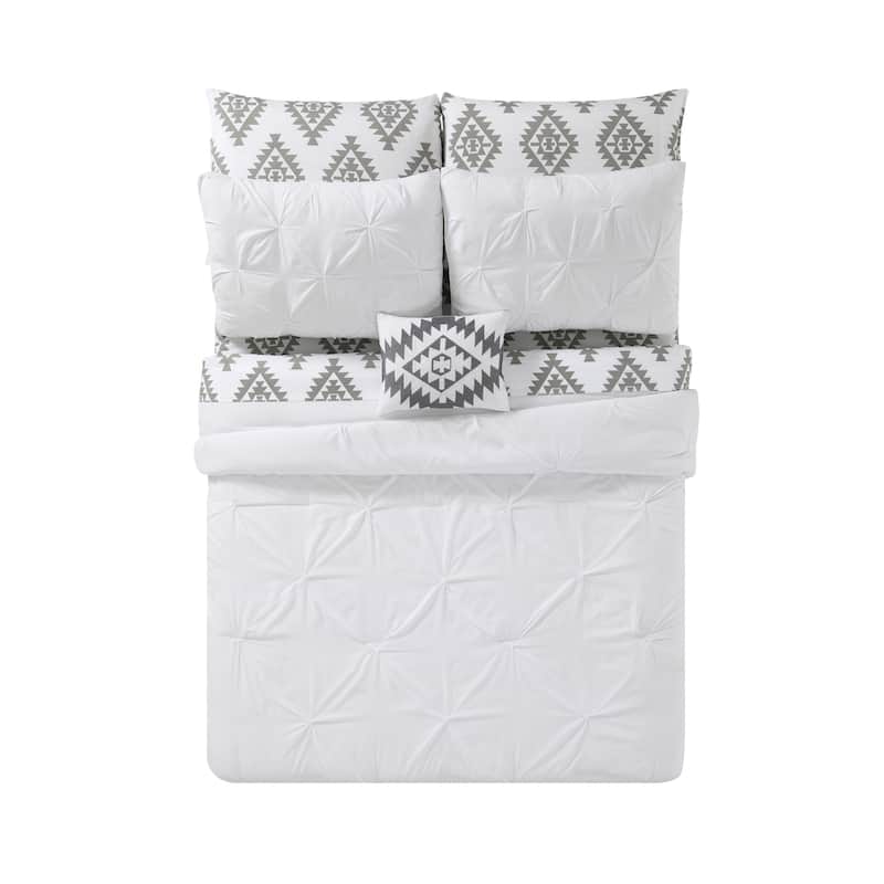 Truly Soft Pinch Pleat 8 Piece Bed in a Bag with Kilim Printed Sheets