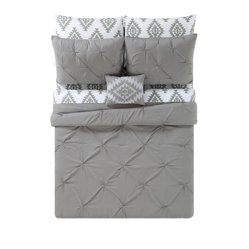 Truly Soft Pinch Pleat 8 Piece Bed in a Bag with Kilim Printed Sheets