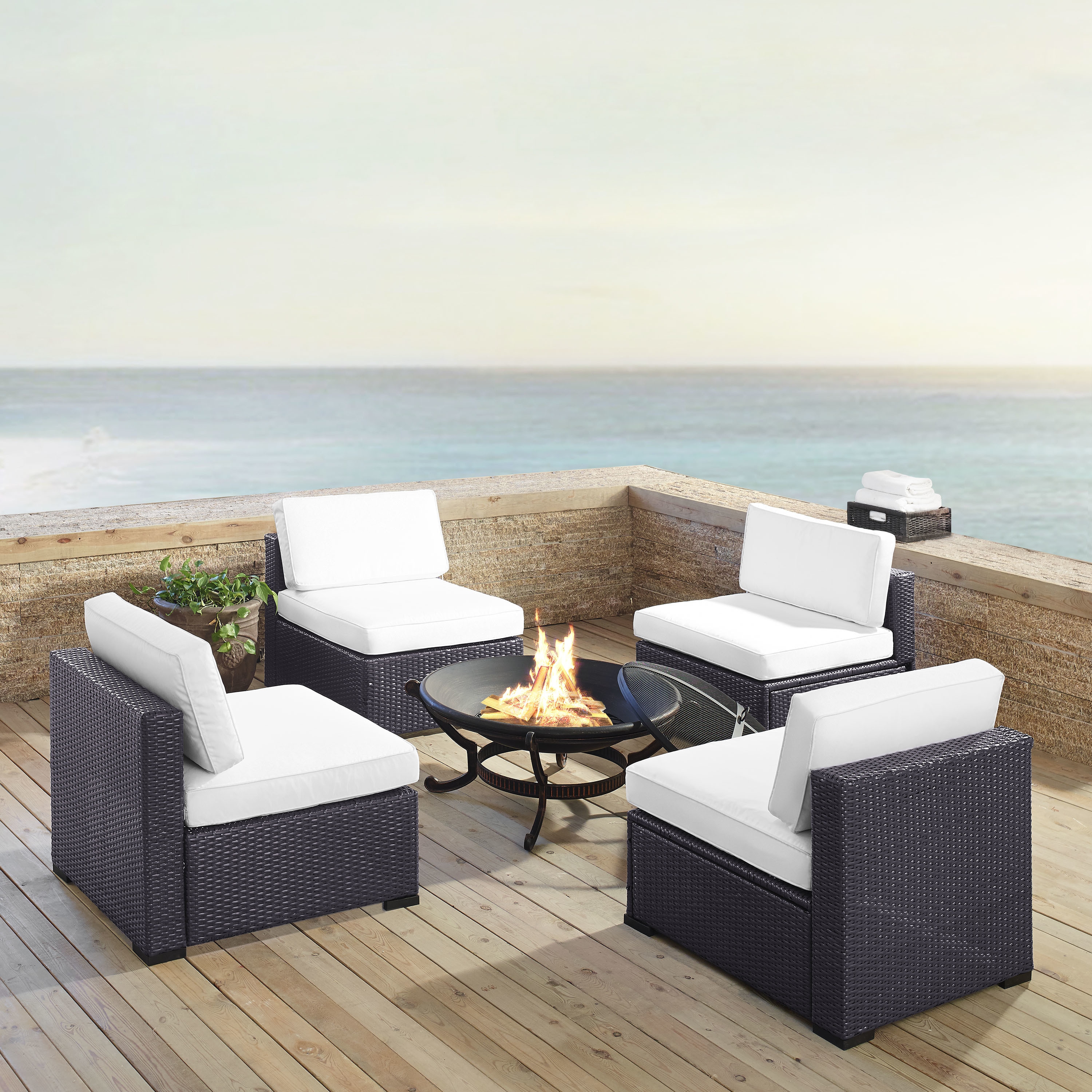 Shop Biscayne 5 Piece White Wicker Outdoor Seating Set Of Four