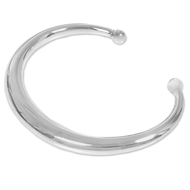 NOVICA Handmade Sterling Silver Majestic Horn Cuff (Indonesia) - 7'6" x 9'6"