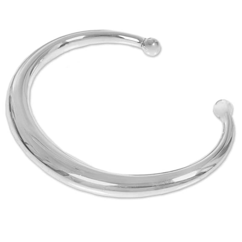 NOVICA Handmade Sterling Silver Majestic Horn Cuff (Indonesia) - 7'6" x 9'6"