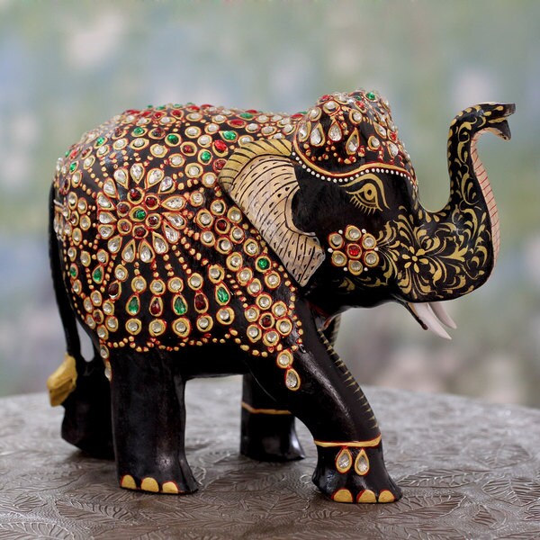 Handcrafted Kadam Wood 'Majestic Elephant II' Statuette (India)