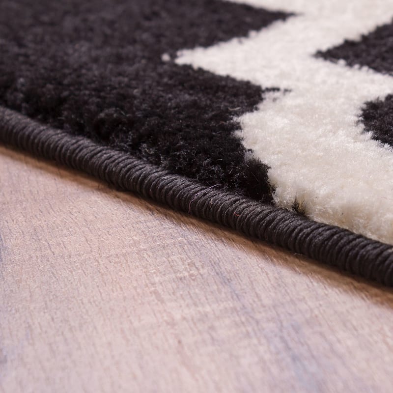 Well Woven Ellie Modern Bold Trellis Diamond Pattern Black Area Rug - 3' 3" x 4' 7"