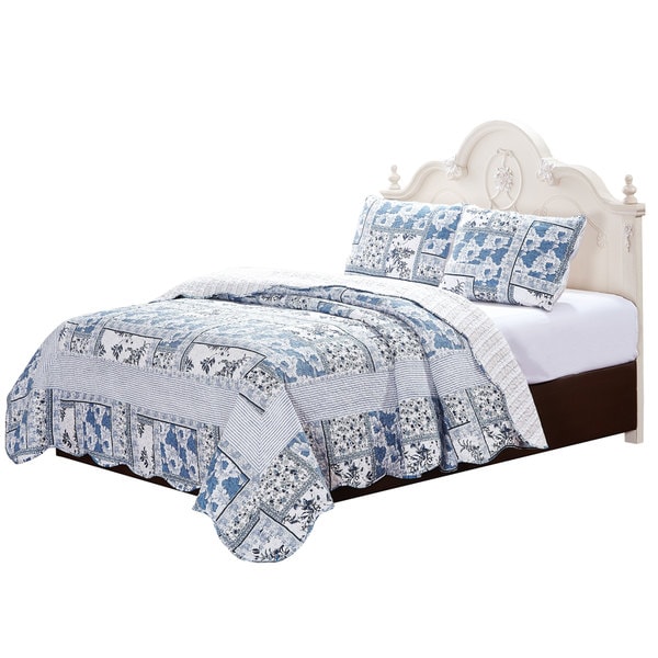 blue and white queen quilt