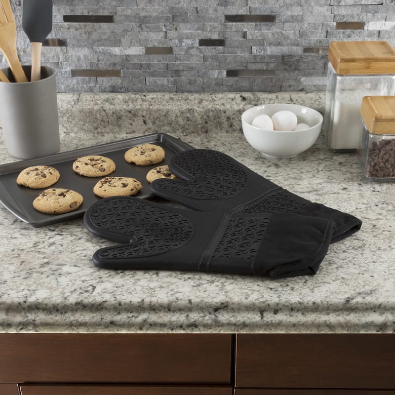 Silicone Oven Mitts – Extra Long Quality Heat Resistant with Quilted Lining and 2-sided Textured Grip by Windsor Home