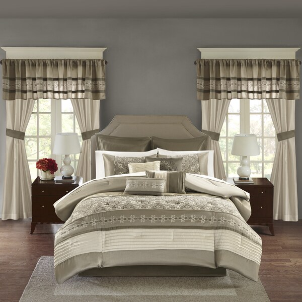 Madison Park Essentials Katarina Natural 24-piece Room in a Bag with Window Panel and Sheet Set