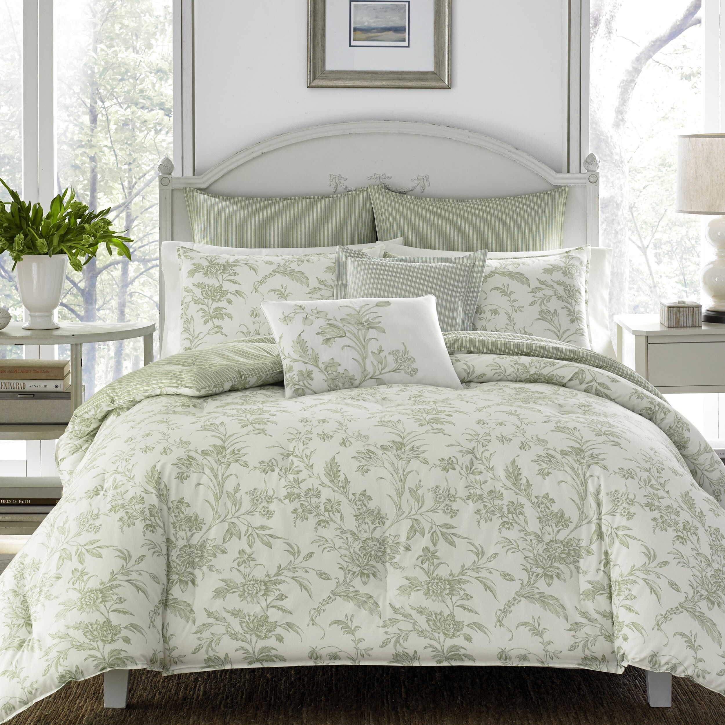 Shop Laura Ashley Natalie King Size Comforter Set In Green As Is