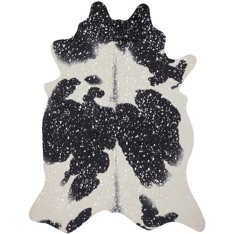 Alexander Home Sierra Faux Cowhide Rug - 5' x 6'6"