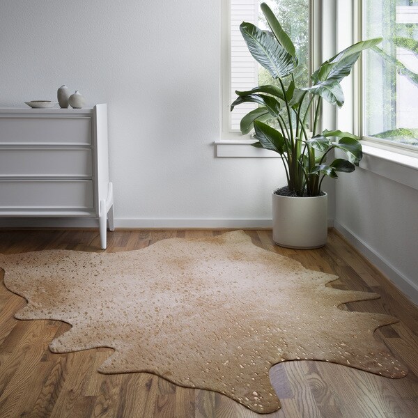 Clayton Tan/ Gold Faux Cowhide Rug (3'10 x 5') Free Shipping Today