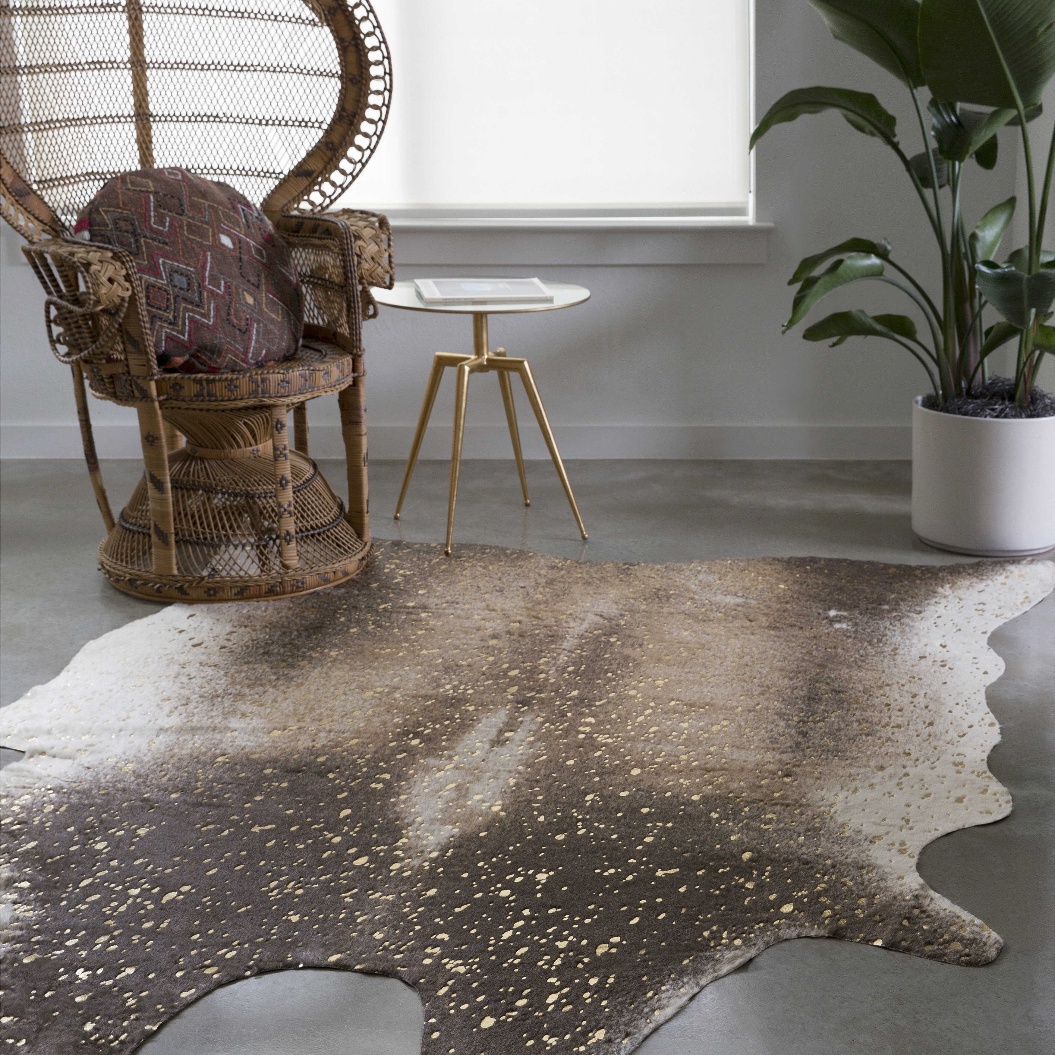 Shop Clayton Mocha and Gold Faux Cowhide Rug 6'2 x 8' On Sale