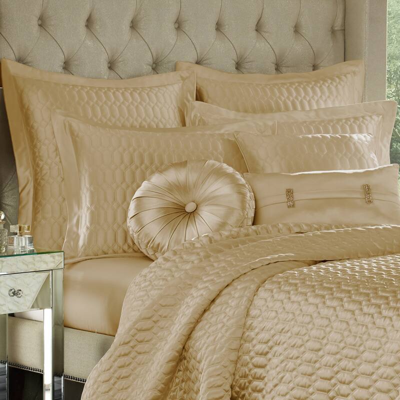 J. Queen New York Satinique Geometric Quilt