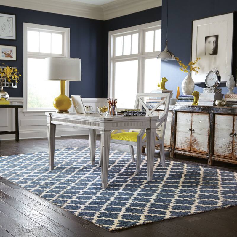 Vista Home Hand-made Wool Scalloped Trellis Area Rug
