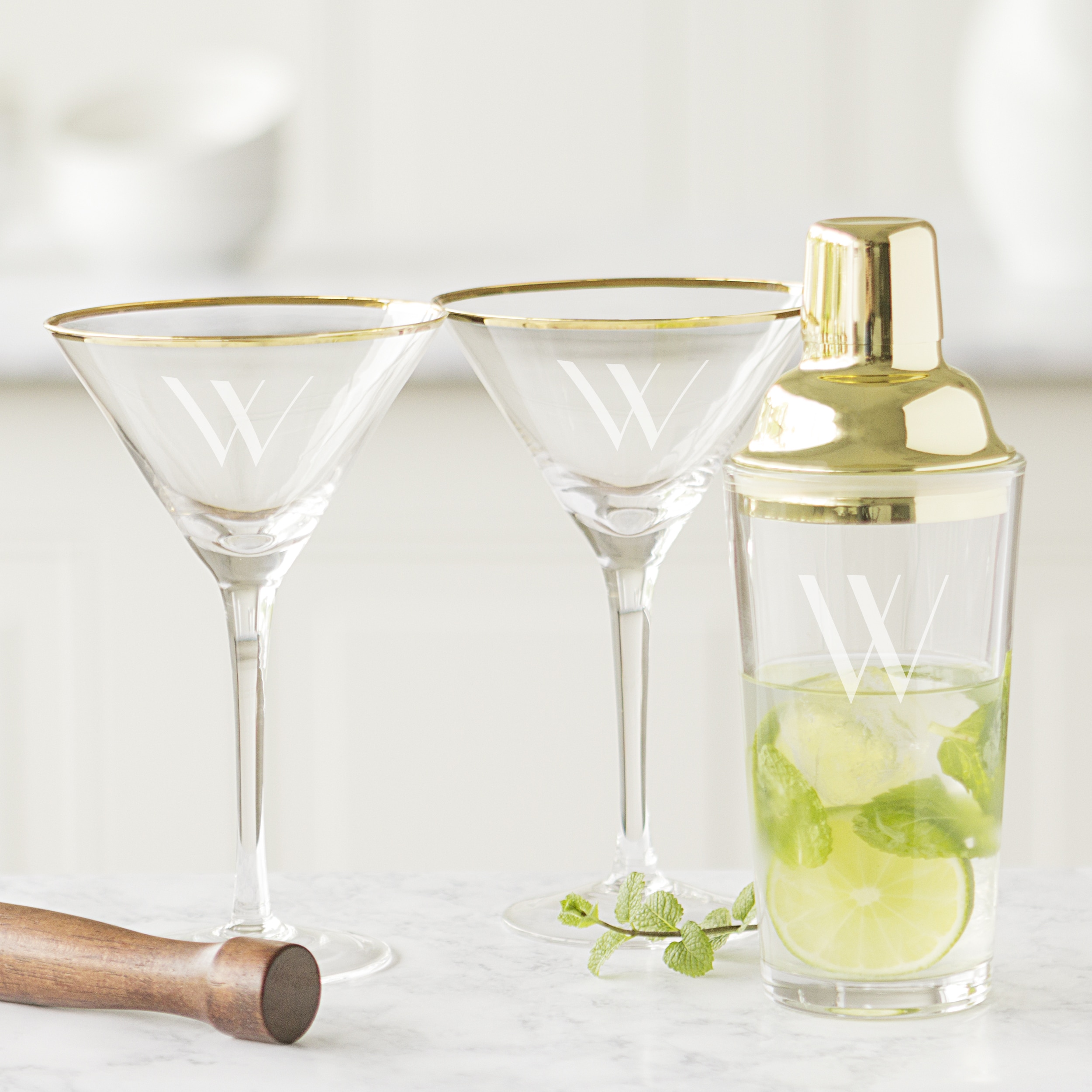 Great looking Amber Glass Cocktail Shaker Martini set.