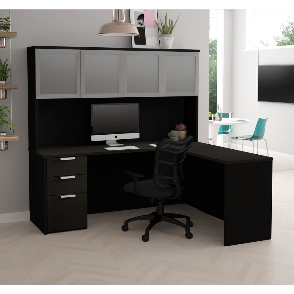 black workstation