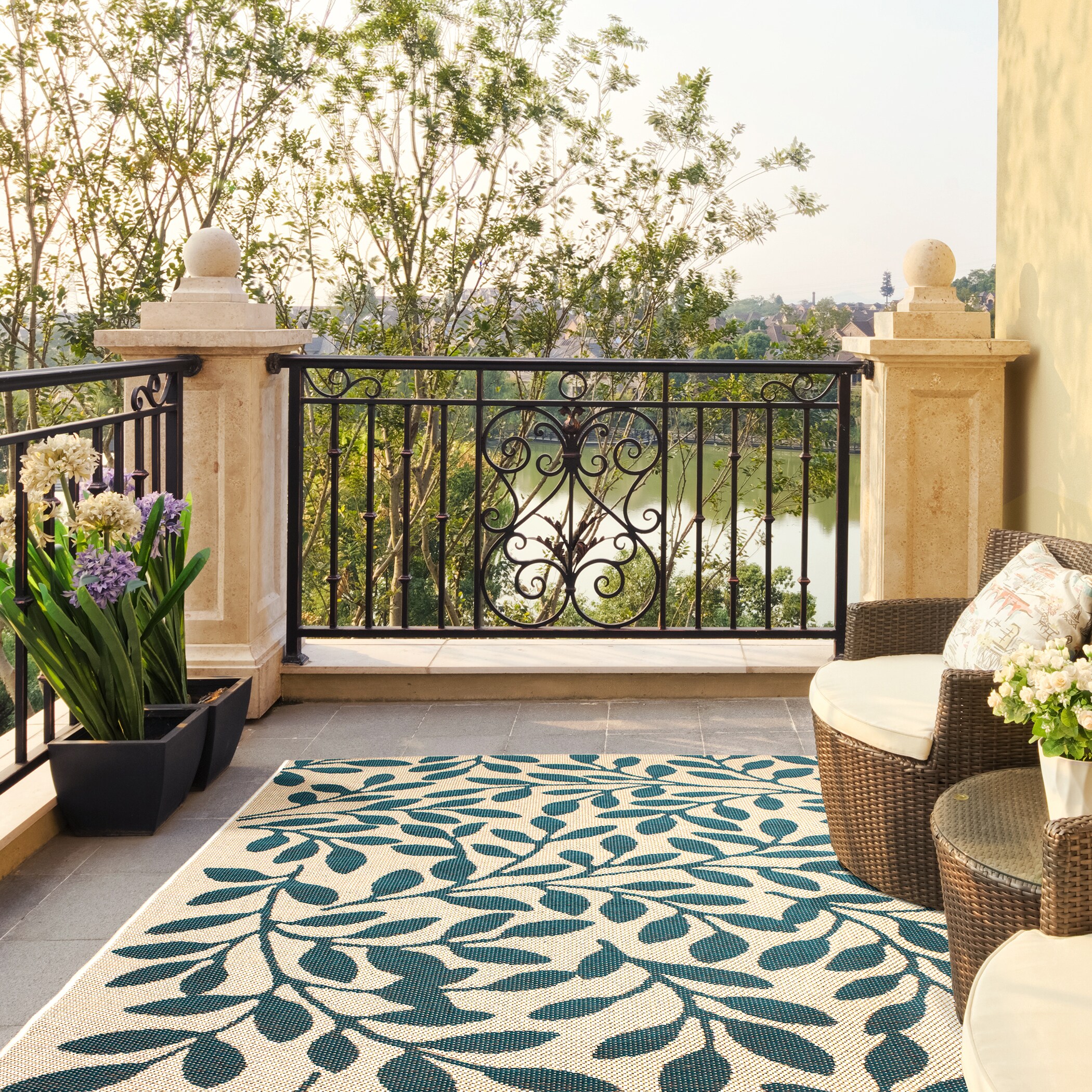 Hermosa Nature Green and Beige Indoor/Outdoor Area Rug (5'3