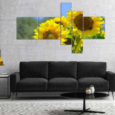 Designart "Beautiful Sunflowers View" Floral Canvas Art Print - Multi-color