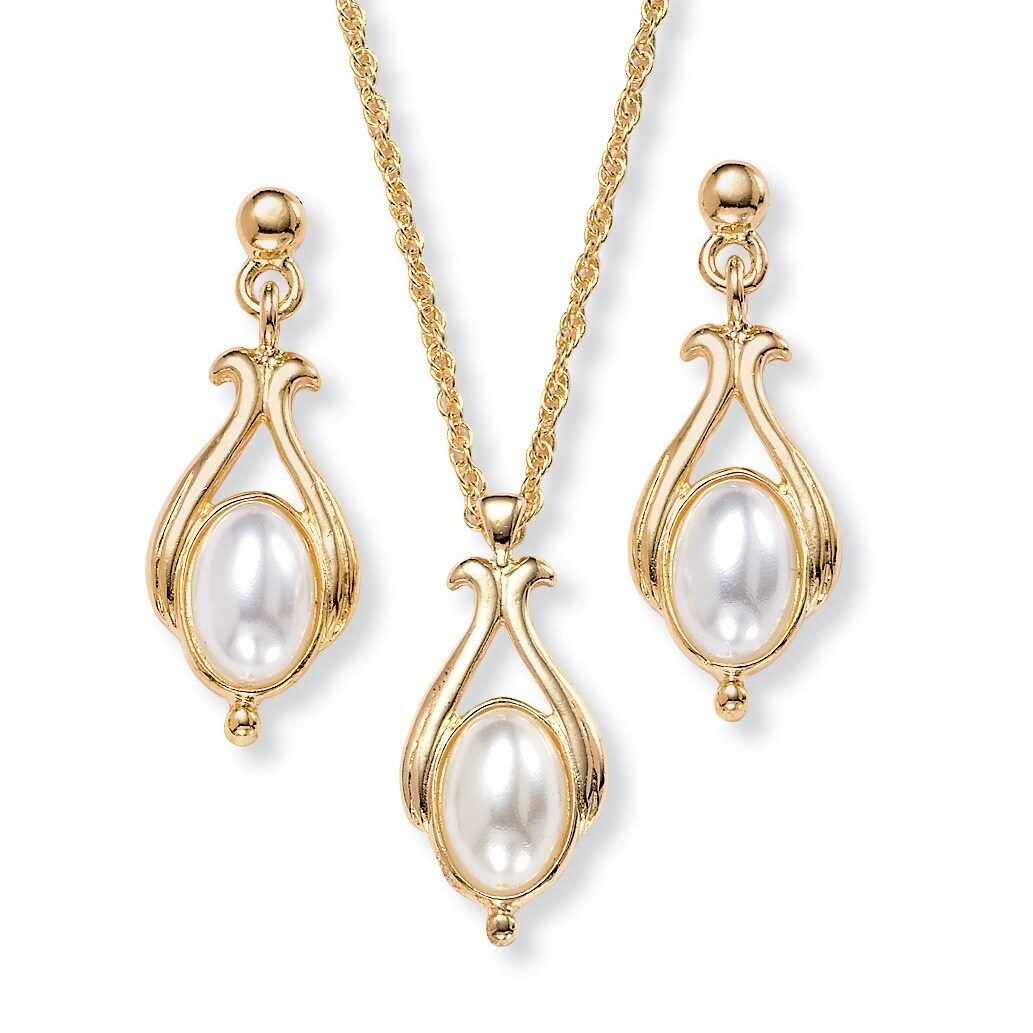 pearl drop necklace and earring set